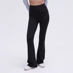 Lululemon Groove Super High Rise Nulu Flared Pants! 🖤